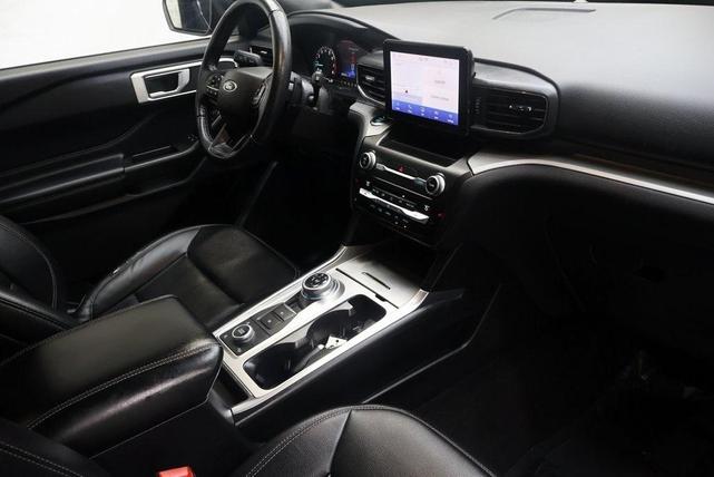 Photo of 2020 Black Ford Explorer