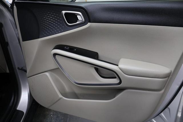 Photo of 2020 Sparkling Silver Kia Soul