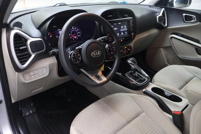 Photo of 2020 Sparkling Silver Kia Soul