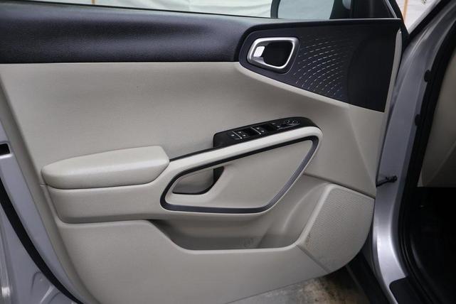 Photo of 2020 Sparkling Silver Kia Soul