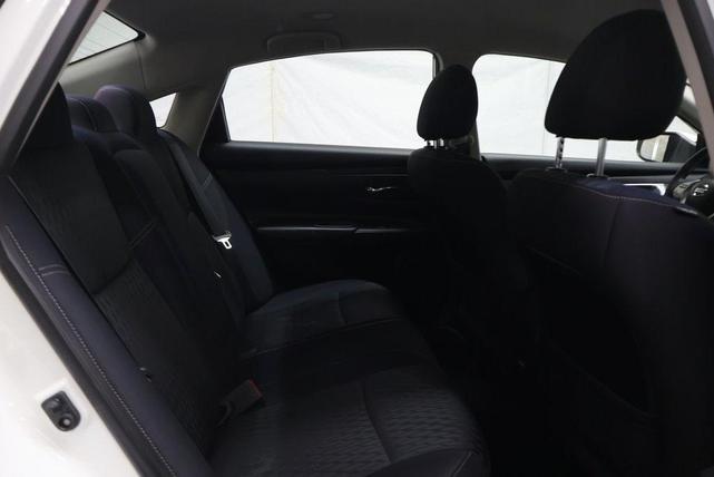 Photo of 2018 Glacier White Nissan Altima
