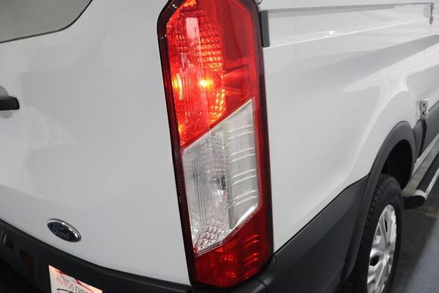 Photo of 2016 Oxford White Ford Transit-250