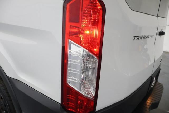Photo of 2016 Oxford White Ford Transit-250