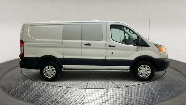 Photo of 2016 Oxford White Ford Transit-250