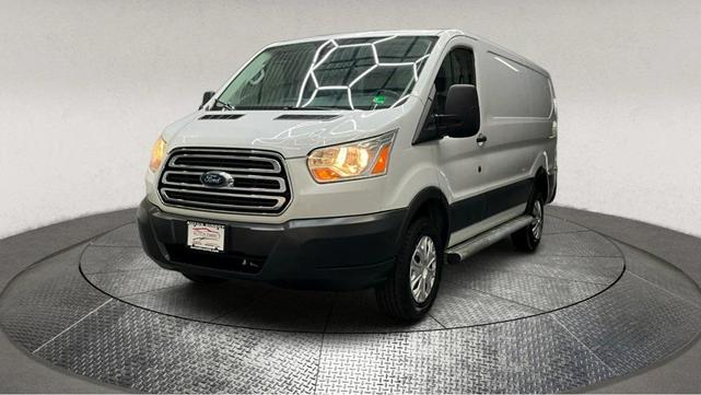 Photo of 2016 Oxford White Ford Transit-250