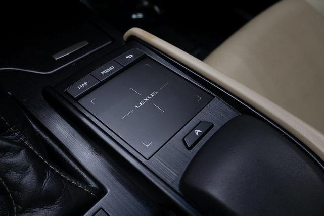 Photo of 2021 Blue Lexus ES 350