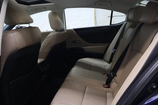 Photo of 2021 Blue Lexus ES 350