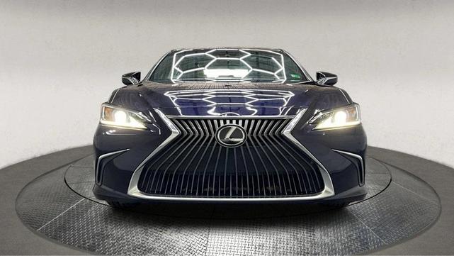 Photo of 2021 Blue Lexus ES 350