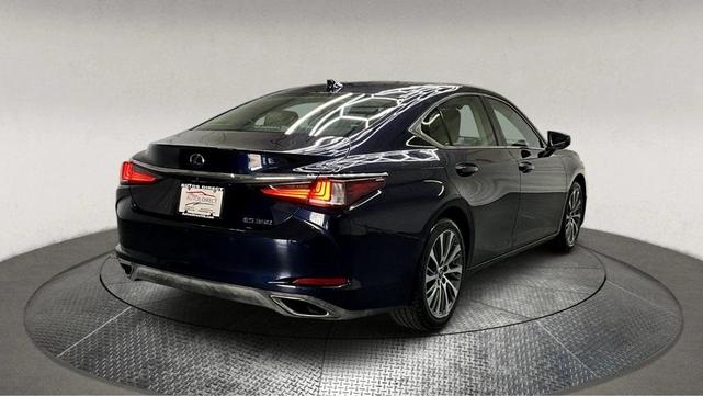 Photo of 2021 Blue Lexus ES 350