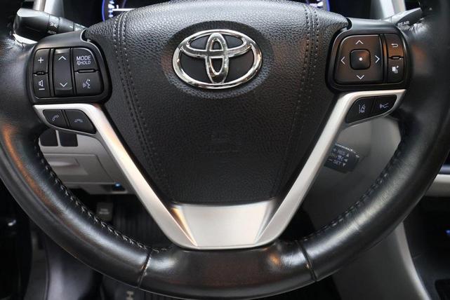 Photo of 2018 Black Toyota Highlander