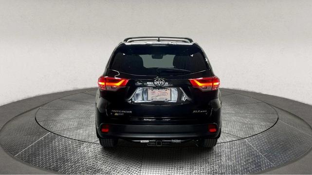 Photo of 2018 Black Toyota Highlander