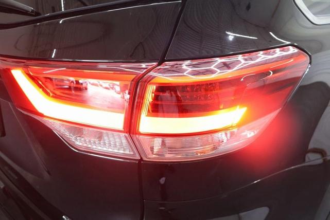 Photo of 2018 Black Toyota Highlander