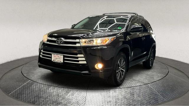 Photo of 2018 Black Toyota Highlander