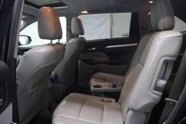 Photo of 2018 Black Toyota Highlander