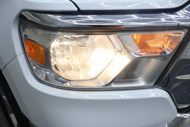 Photo of 2023 Bright White Clearcoat RAM 1500