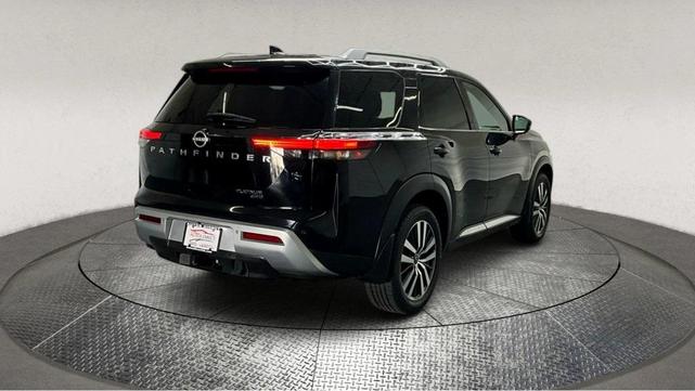 Photo of 2022 Black Nissan Pathfinder