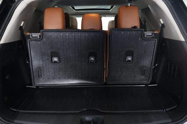Photo of 2022 Black Nissan Pathfinder