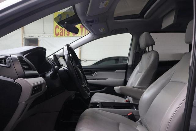 Photo of 2019 Silver Honda Odyssey