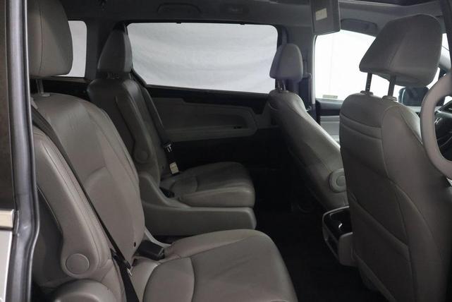 Photo of 2019 Silver Honda Odyssey