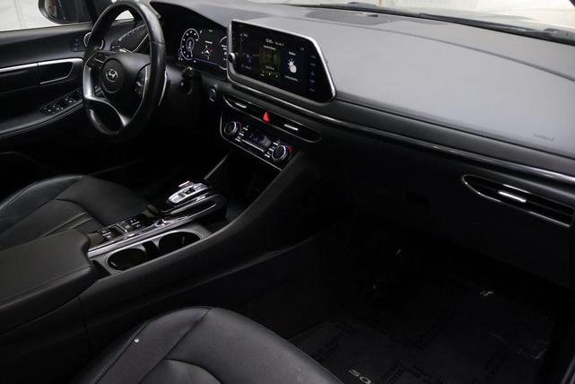 Photo of 2022 Phantom Black Hyundai SONATA