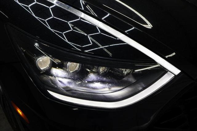 Photo of 2022 Phantom Black Hyundai SONATA
