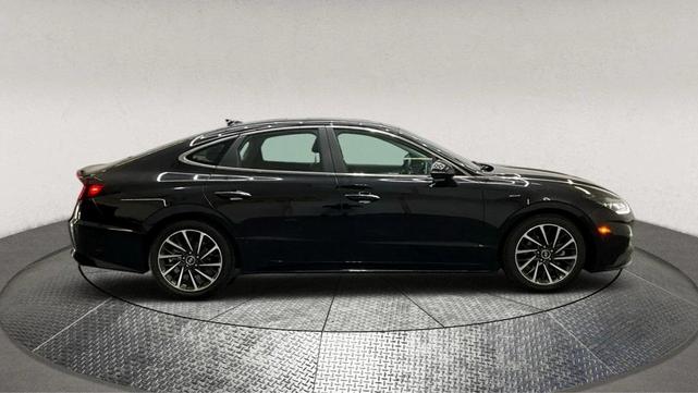 Photo of 2022 Phantom Black Hyundai SONATA