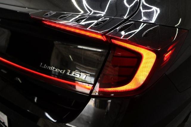 Photo of 2022 Phantom Black Hyundai SONATA