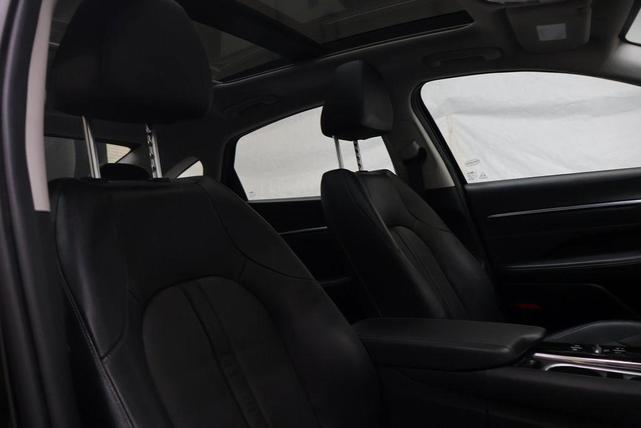 Photo of 2022 Phantom Black Hyundai SONATA