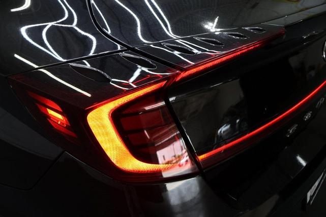 Photo of 2022 Phantom Black Hyundai SONATA