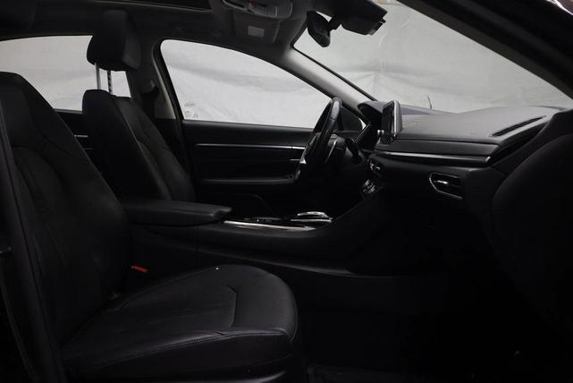Photo of 2022 Phantom Black Hyundai SONATA