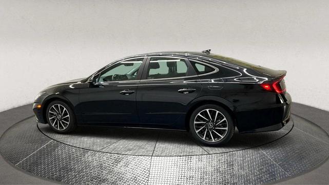 Photo of 2022 Phantom Black Hyundai SONATA