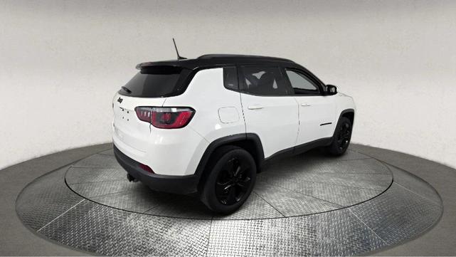 Photo of 2018 White Clearcoat Jeep Compass