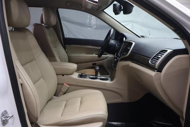 Photo of 2015 Bright White Clearcoat Jeep Grand Cherokee