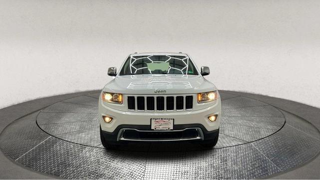 Photo of 2015 Bright White Clearcoat Jeep Grand Cherokee