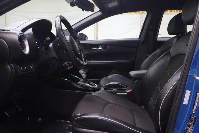Photo of 2022 Blue Kia Forte