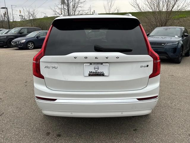 Photo of 2024 Crystal White Metallic Volvo XC90