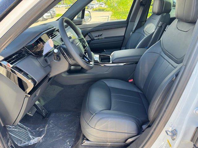 Photo of 2025 White Land Rover Range Rover Sport