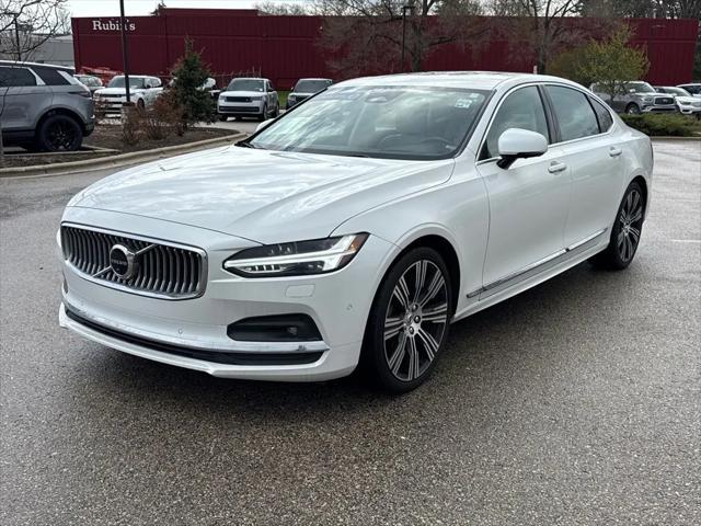 2022 Volvo S90