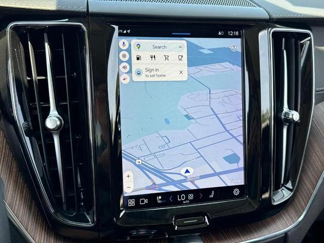 Photo of 2023 Silver Dawn Metallic Volvo XC60
