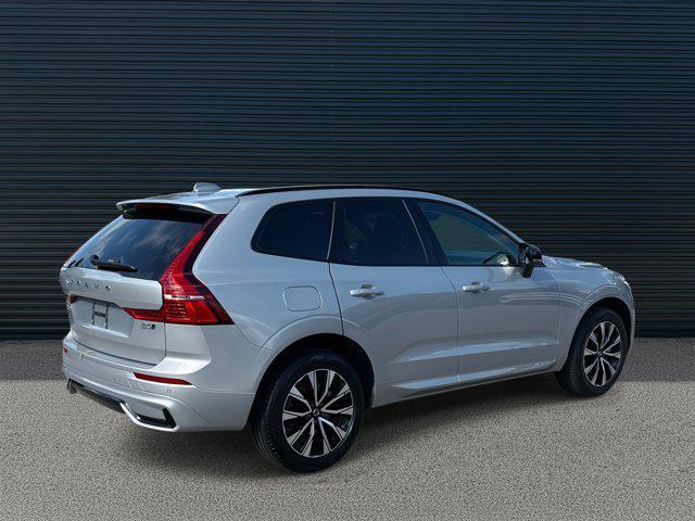 Photo of 2024 Silver Dawn Metallic Volvo XC60