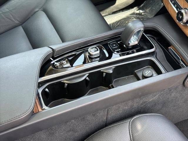 Photo of 2023 Crystal White Metallic Volvo XC90