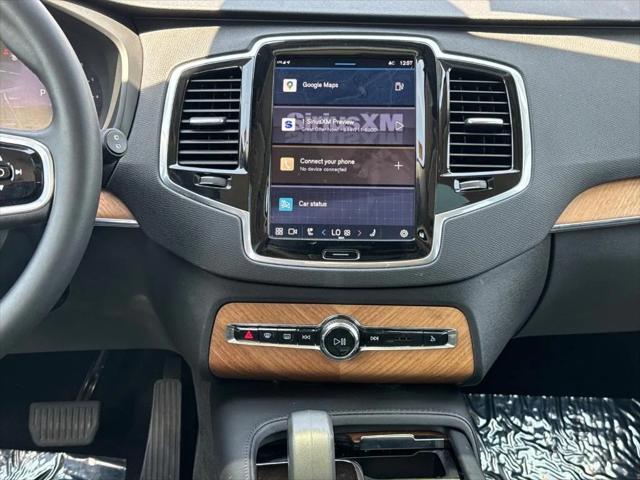 Photo of 2023 Crystal White Metallic Volvo XC90
