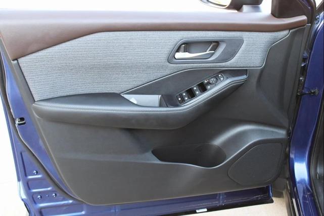Photo of 2023 Caspian Blue Metallic Nissan Rogue