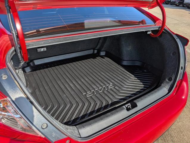Photo of 2019 Rallye Red Honda Civic