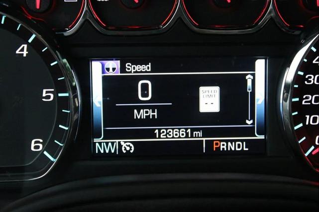 Photo of 2018 Summit White GMC Yukon
