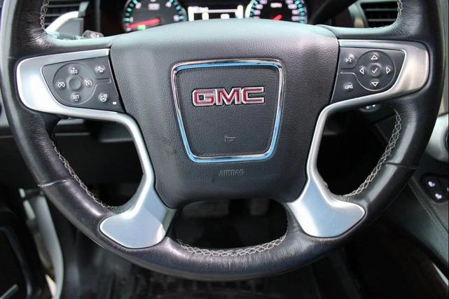 Photo of 2018 Summit White GMC Yukon
