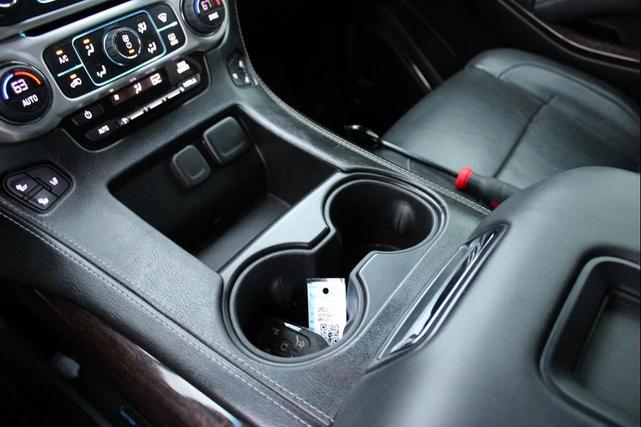 Photo of 2018 Summit White GMC Yukon