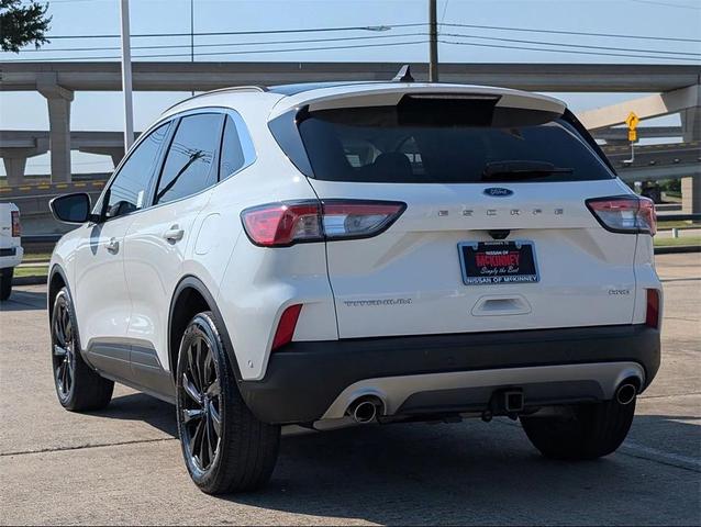 Photo of 2022 Star White Tri-Coat Ford Escape