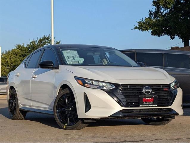 Photo of 2025 Aspen White Tricoat/Super Black Nissan Sentra