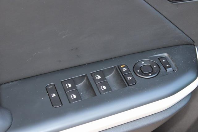 Photo of 2025 Snow White Pearl Kia K4